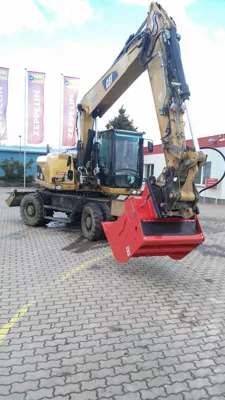468197