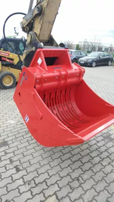 468197
