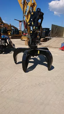 468213