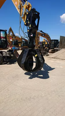 468213