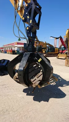 468213