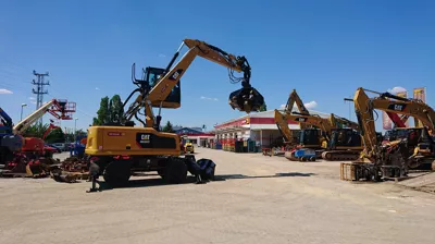 487105