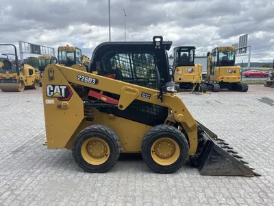 87072