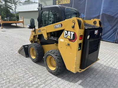 87072