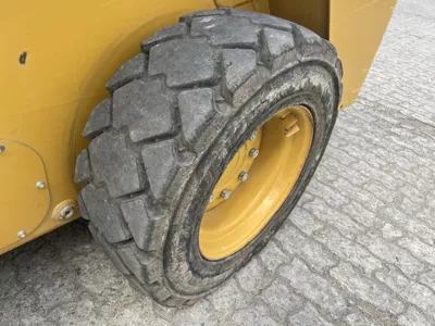87072