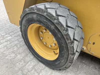 87072