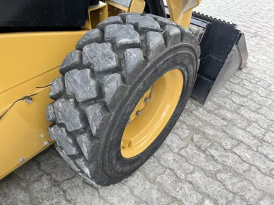 87074