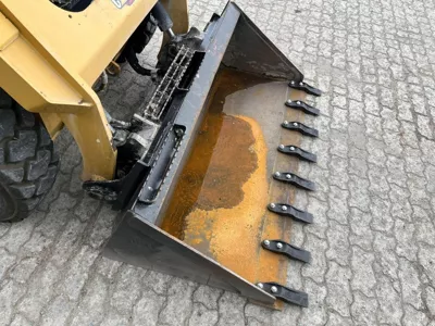 87074