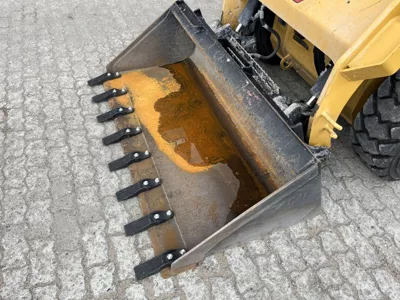 87074