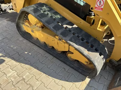87041