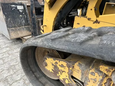 87042