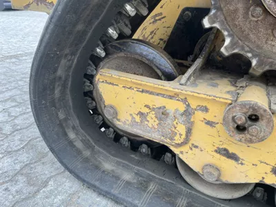 87042