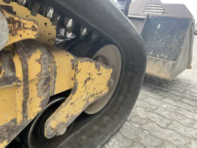 87042