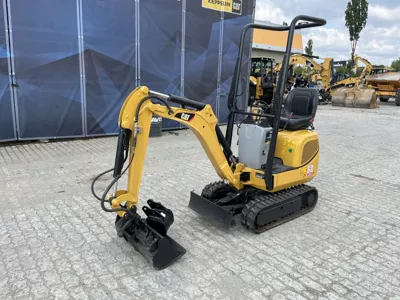 87032