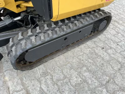 87032