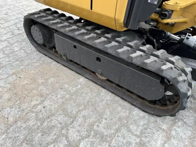 87032