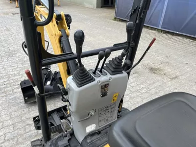 87032