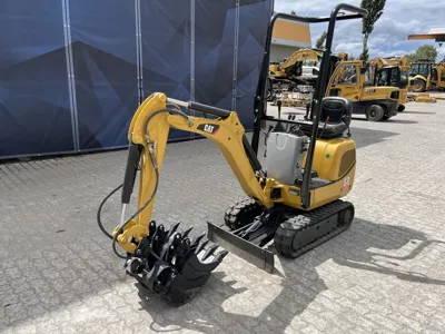 87033