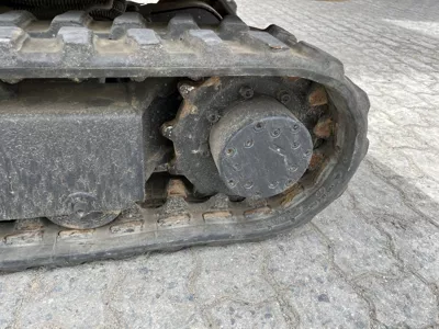 87033