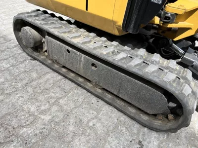 87033