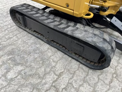 87069