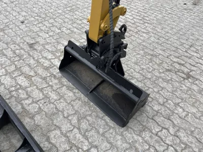 87069