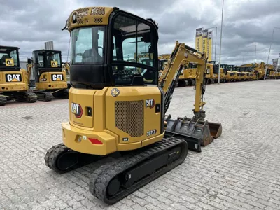 76400