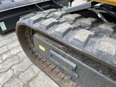 76400