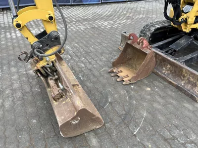 76363
