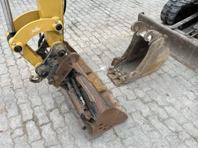 76376
