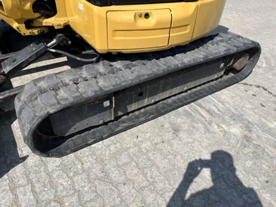 87048