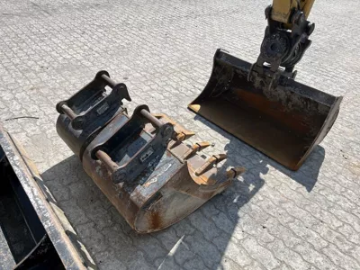 87048