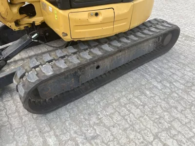 87045