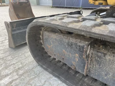 87045
