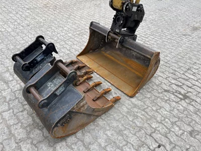 87049