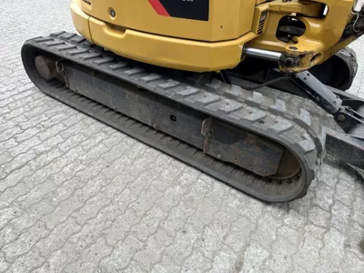 87046