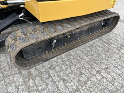 87076