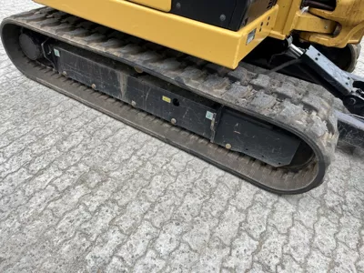 87076