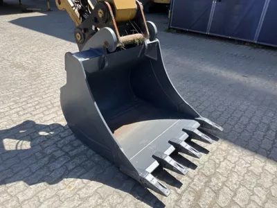 81637