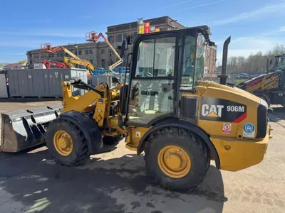 Cat 906M