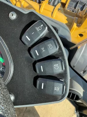 76370