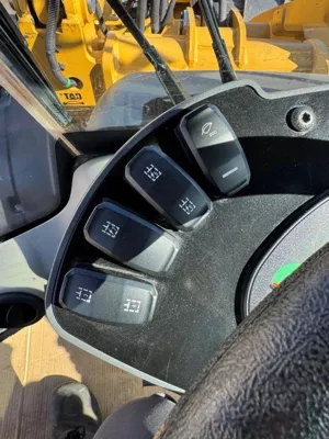 76370