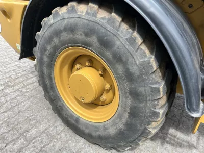 84784