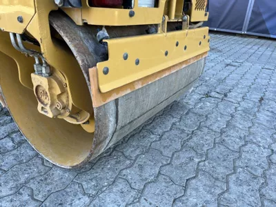 79002