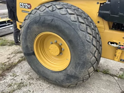 87081
