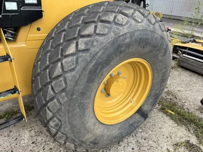 87081