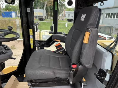 87081