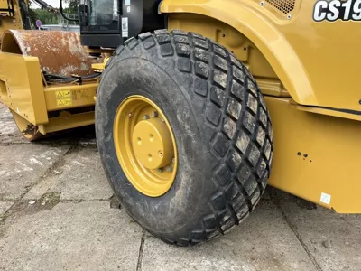 87099