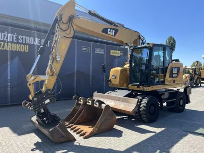 82022