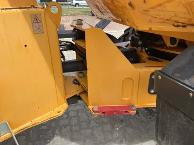84853